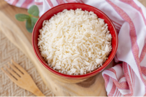 arroz branco em uma cumbuca